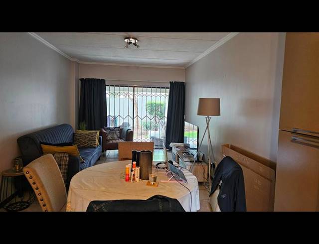 2 BEDROOM PROPERTY TO RENT IN BRYANSTON
